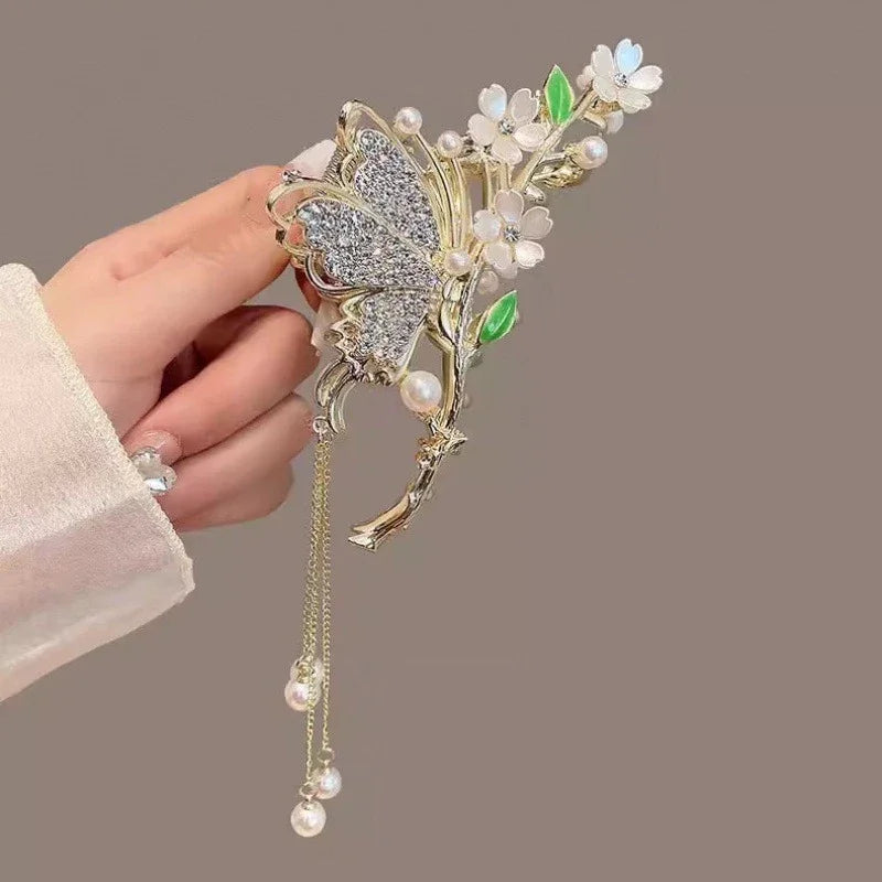 Parel-Haarspeld met Bloemen en Kwast – Elegant Accessoire