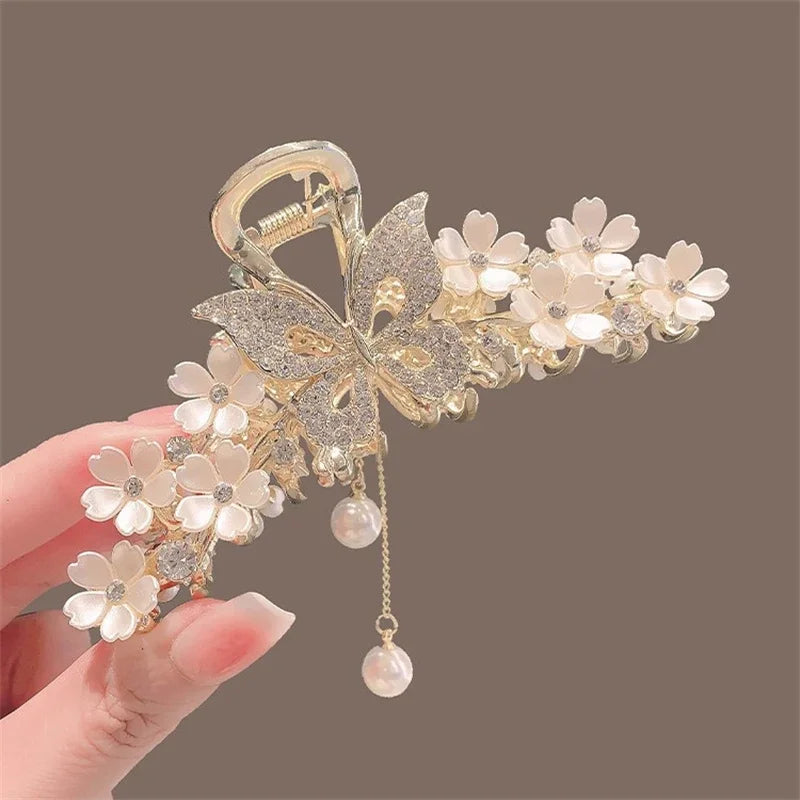 Parel-Haarspeld met Bloemen en Kwast – Elegant Accessoire