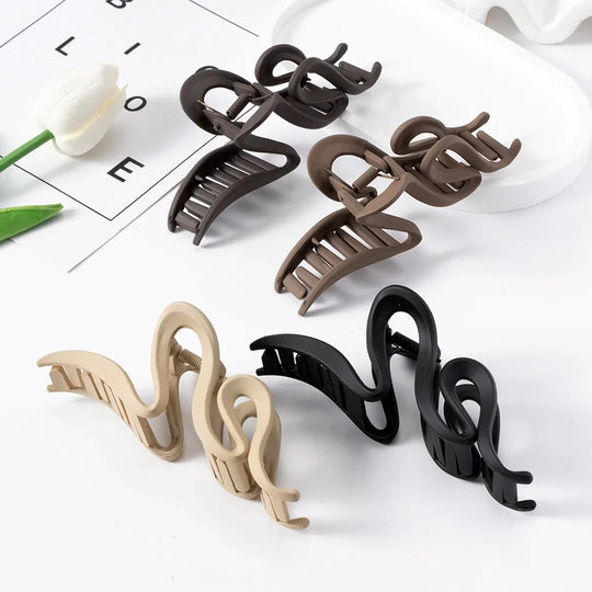 13cm Acryl Haarspeld – Mat Golvend Design in 4 Kleuren