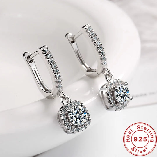 Sieglinde | Huggie Oorbellen Moissanite